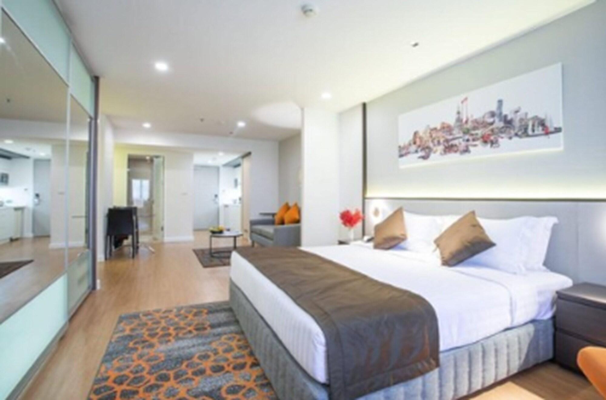 Parkroyal Suites Банкок Екстериор снимка