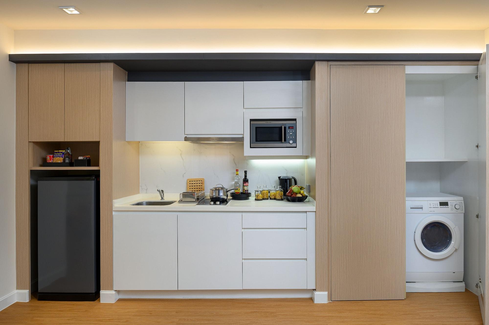 Parkroyal Suites Банкок Екстериор снимка