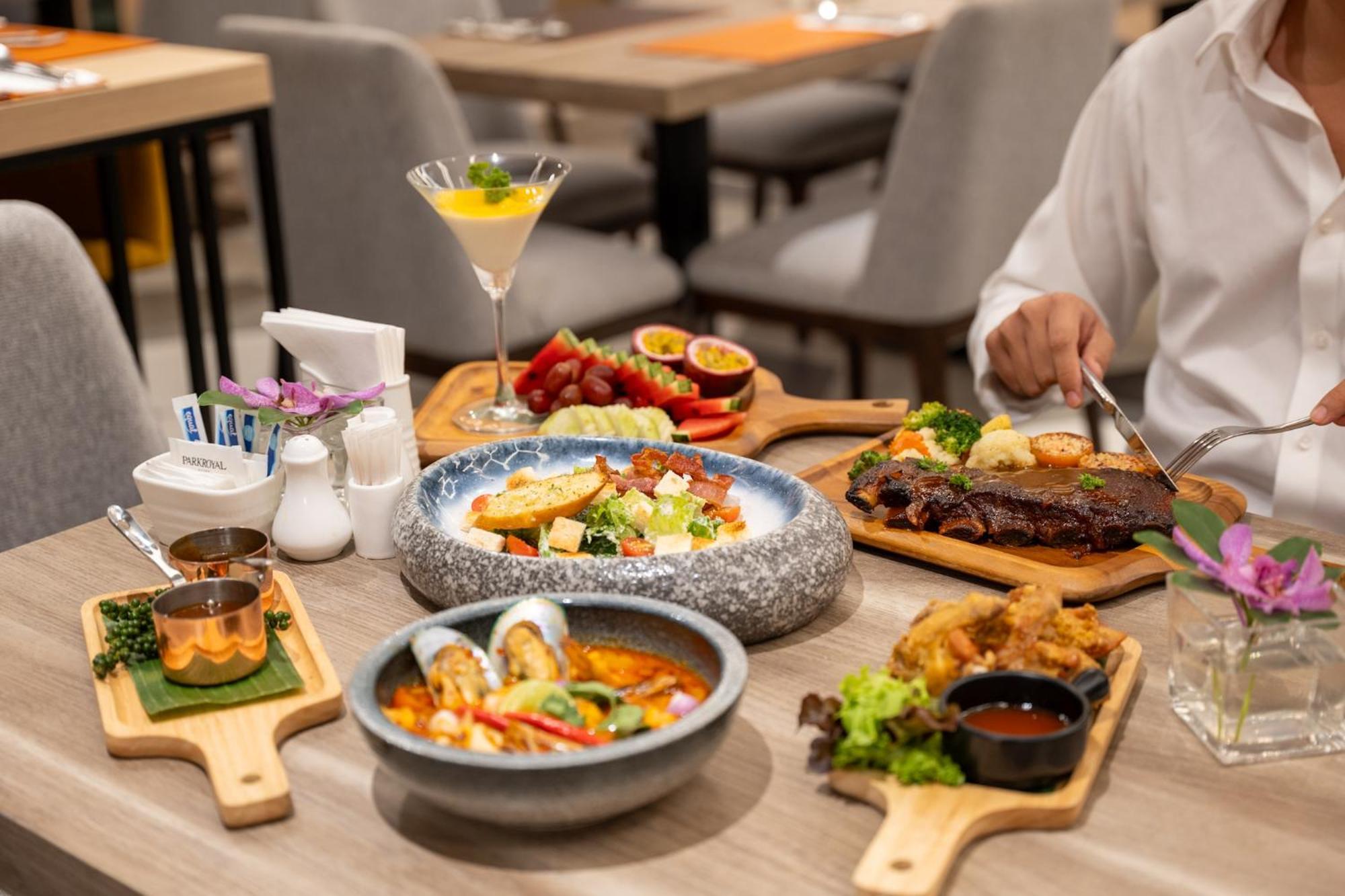 Parkroyal Suites Банкок Екстериор снимка